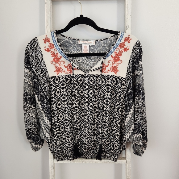Flying Tomato Tops - Flying Tomato Large floral embroidered boho tassle dolman sleeve top